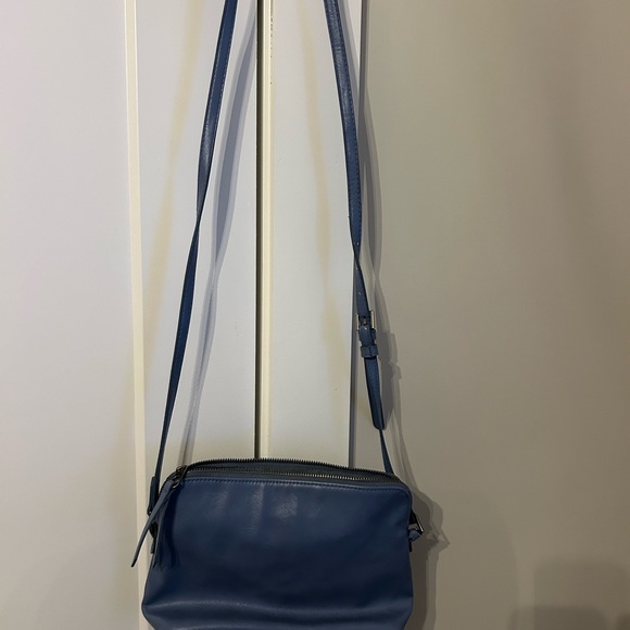 Universal Thread Vibrant Blue Crossbody Bag - Picture 2 of 4
